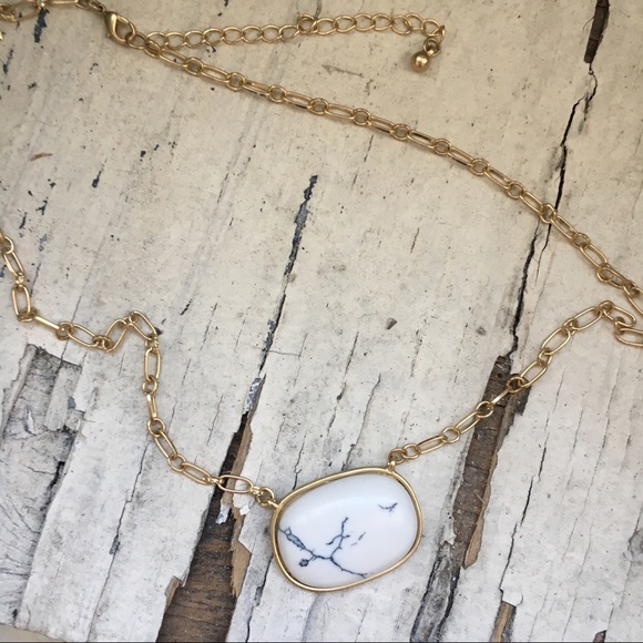 Jewelry - Porcelain Style Bird Necklace